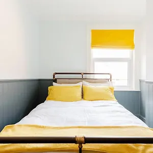 Holiday home Entire In Hoole, Chester- Walking Distance To Train Station & Centre, Chester