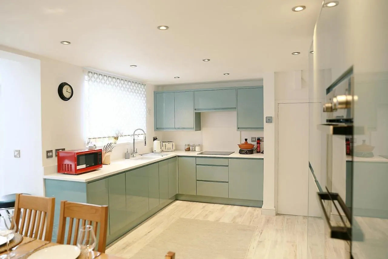 Holiday home Lions Den - Zoo Accommodation Chester