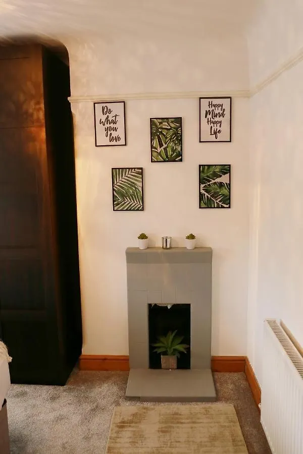 Holiday home Lions Den - Zoo Accommodation Chester United Kingdom